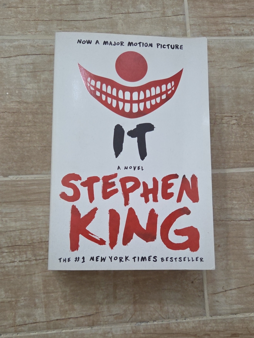 Stephen King IT - Red and White